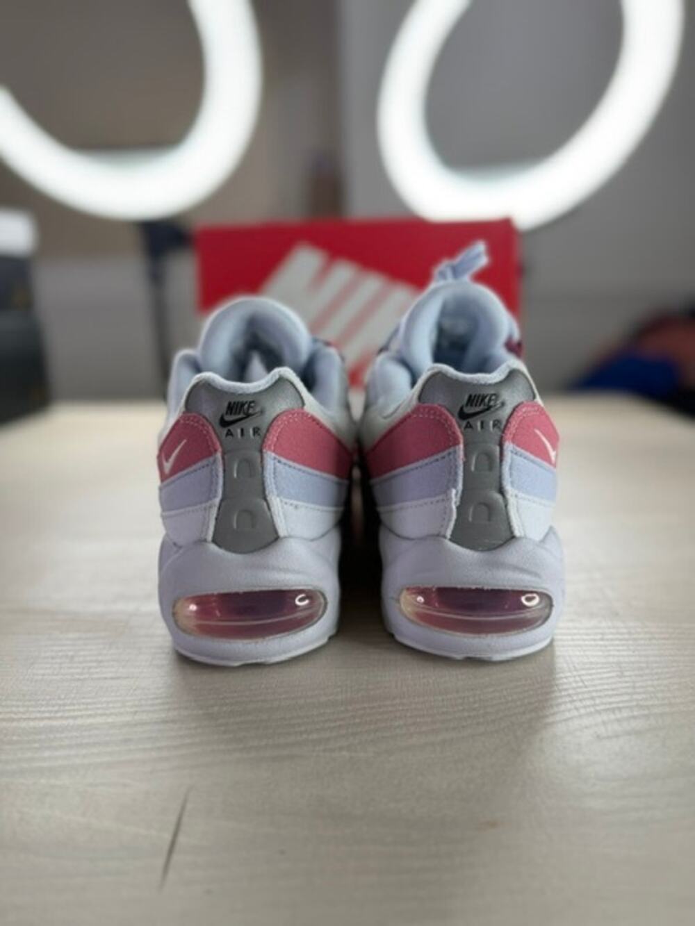 Nike Air Max 95 Pink White Gray Sneakers Youth 7Y / Women’s 8.5